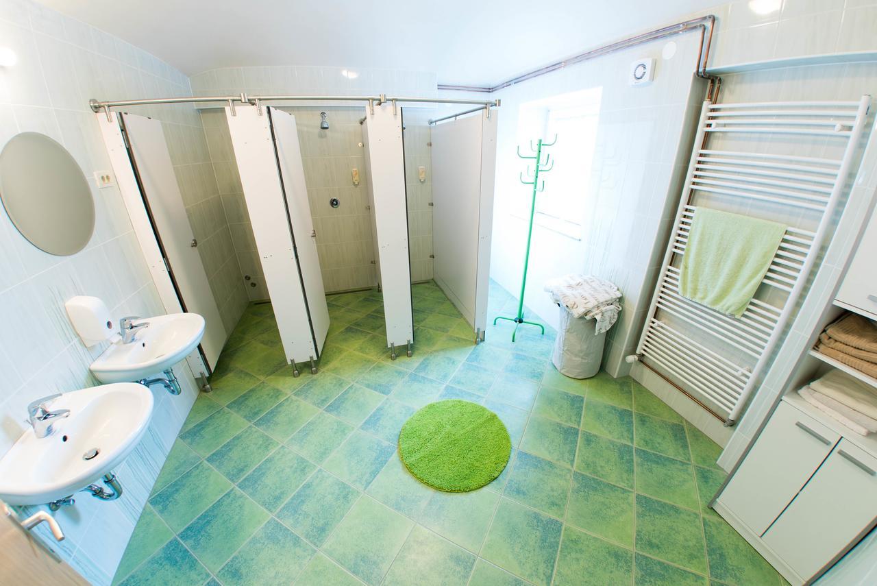 Hostel Hisa Na Travniku Dob ภายนอก รูปภาพ